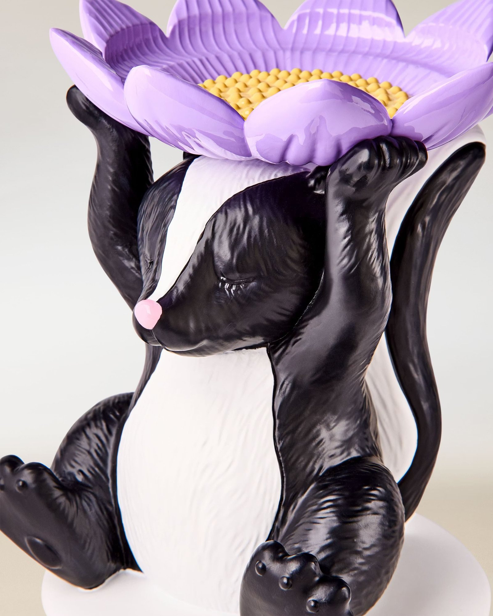 Flowery Skunk Pedestal 3-Wick Candle Holder - Image 3