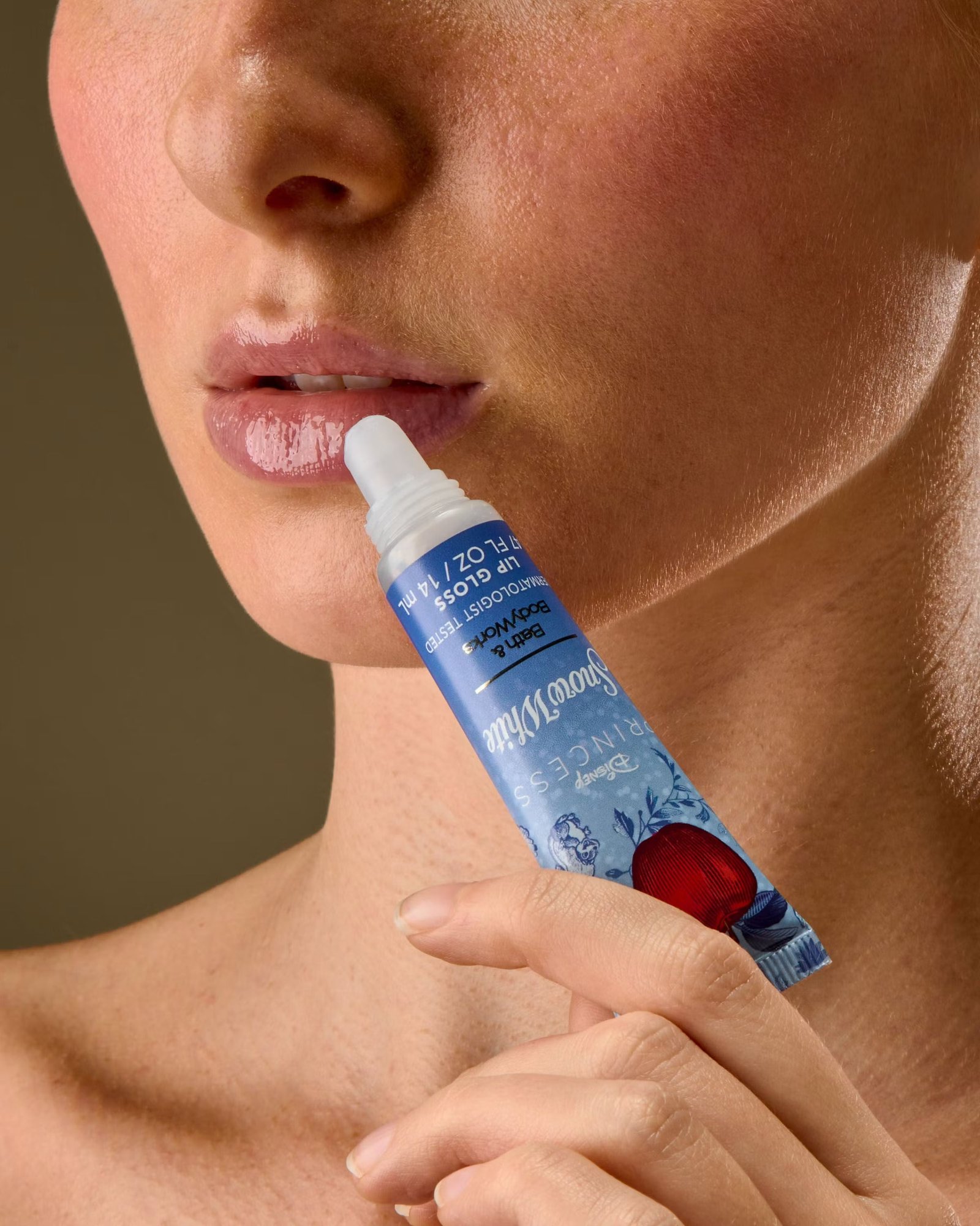Snow White Lip Gloss - Image 5