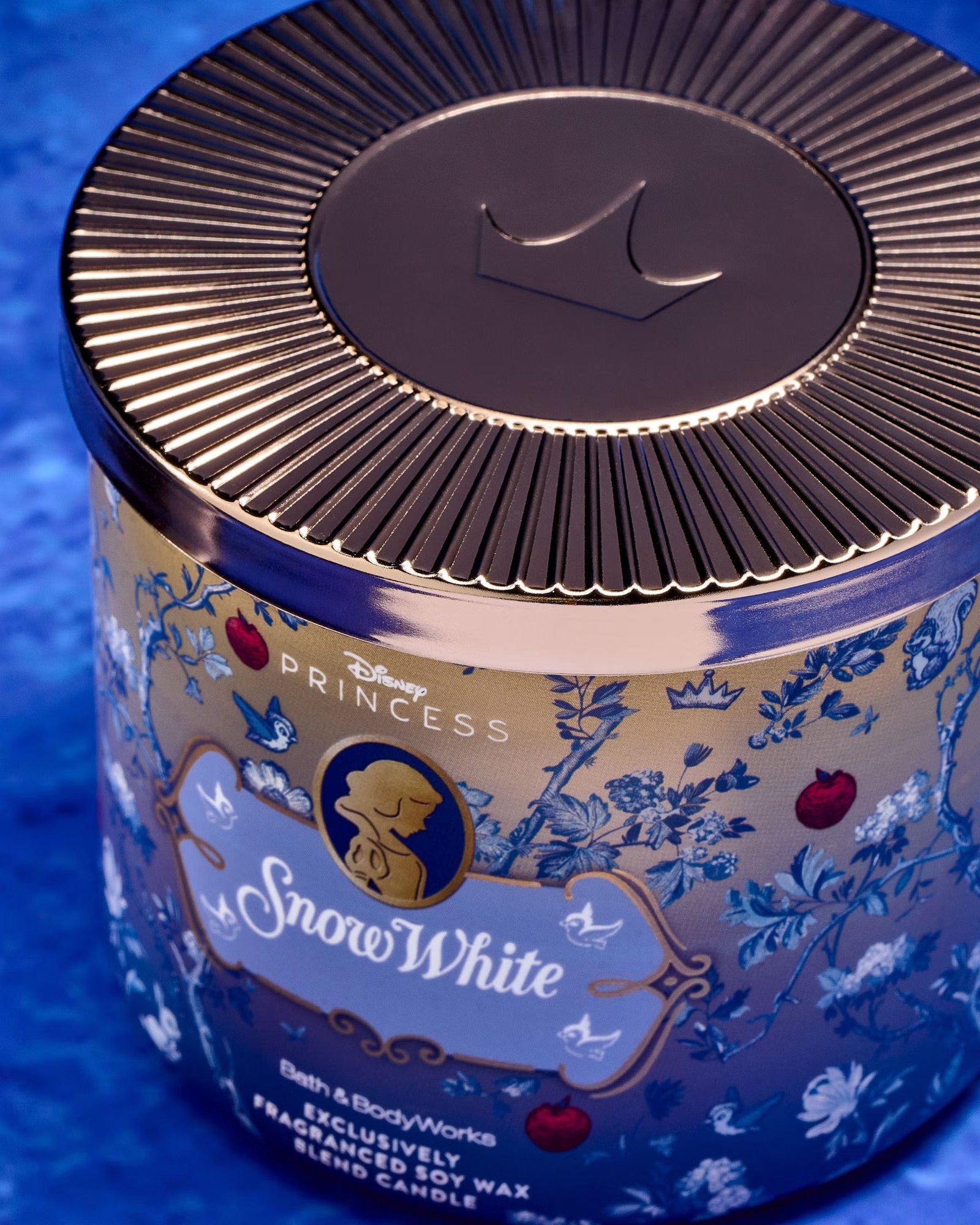 Snow White 3-Wick Candle - Image 2