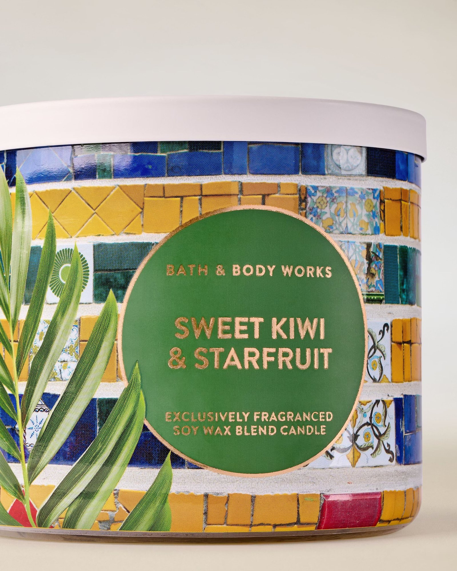 Sweet Kiwi & Starfruit 3-Wick Candle - Image 2